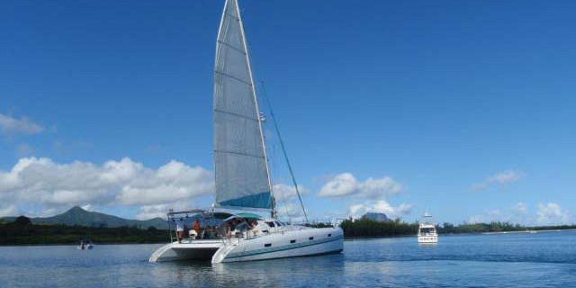Private catamaran sunset cruise with dinner black river (15)